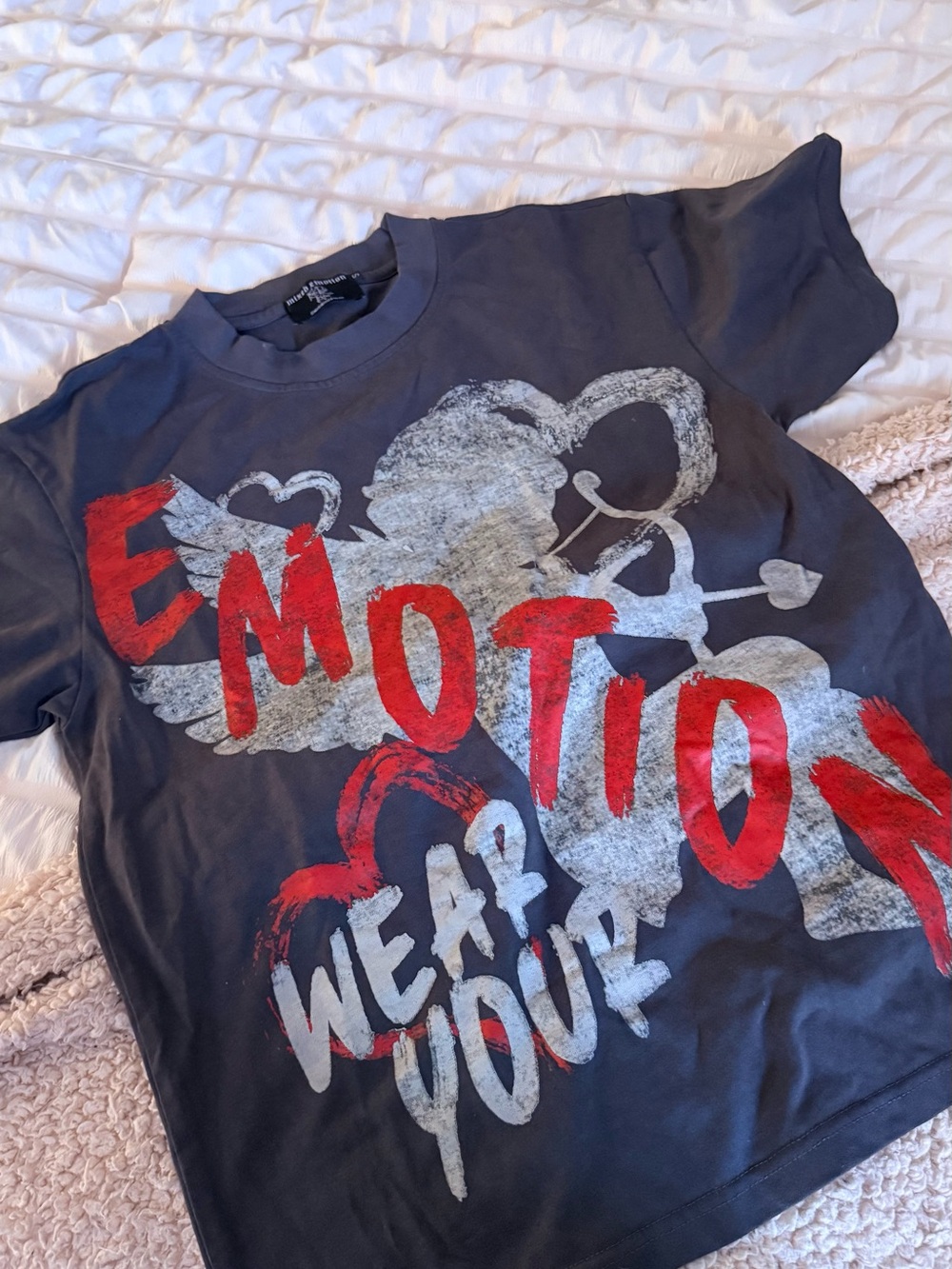 Mixed Emotion gray t-shirt with red accents. Size: S